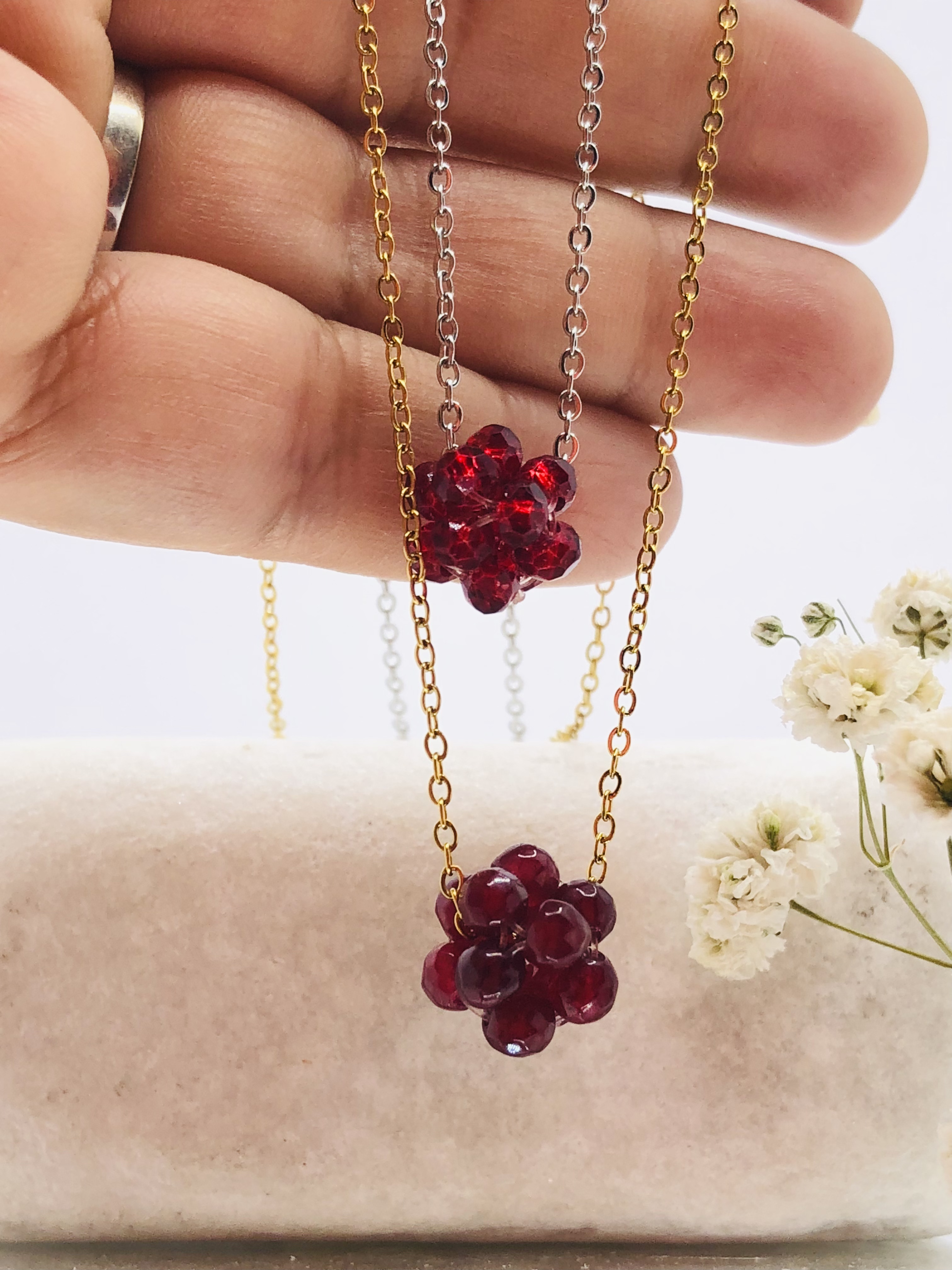 سنگهای ماه تولدت به این زیبایی روی گردنت میدرخشه